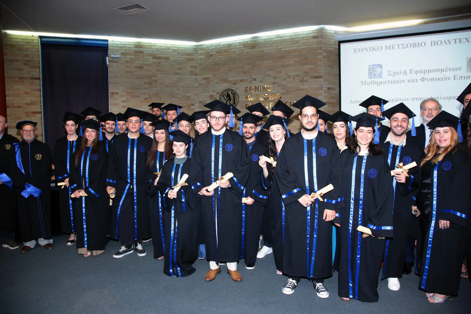 68.000+ Απόφοιτοι